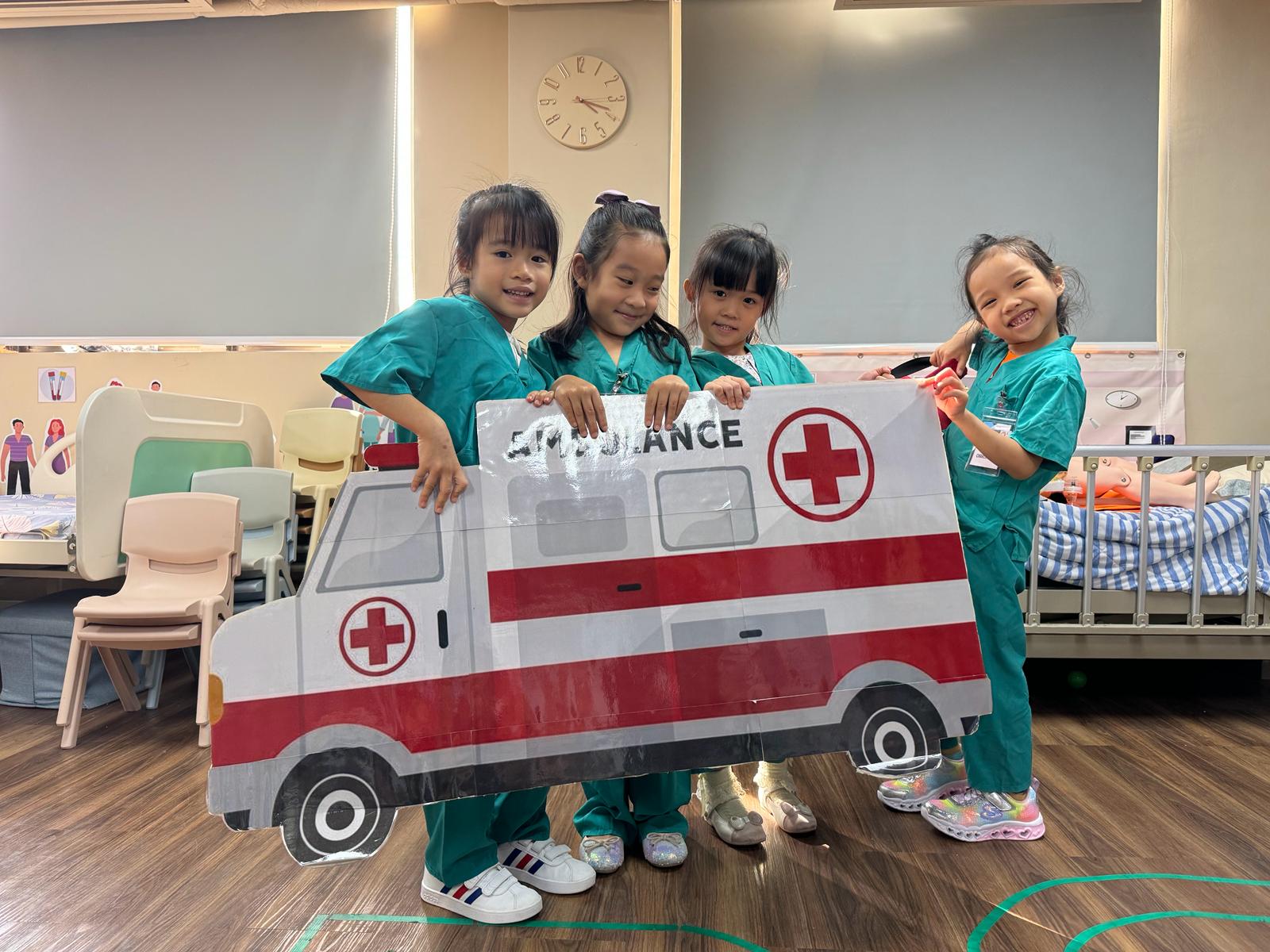 小小消防员 & 医生体验 & 医学博物馆游学团