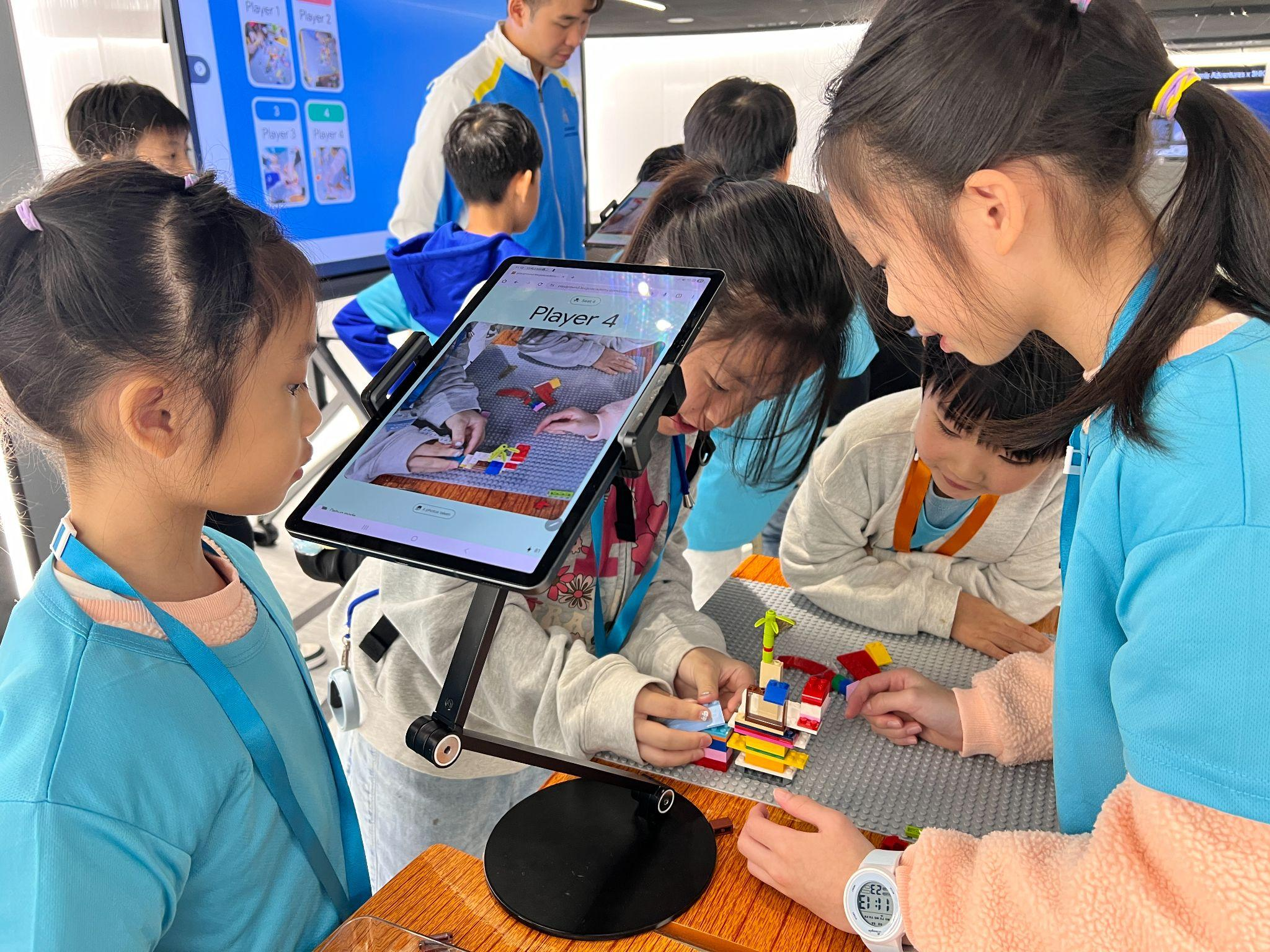 3HK AI Telecom Hero Field Trip