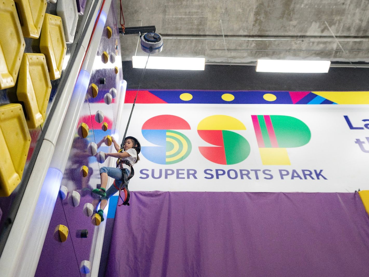 Monster Lab & Super Sports Park 遊學團