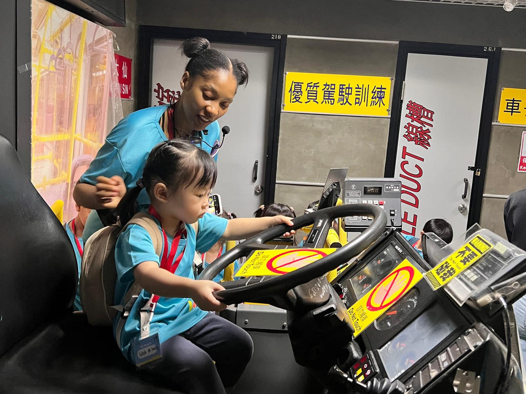 3 香港&九龙湾巴士厂幕后之旅游学团